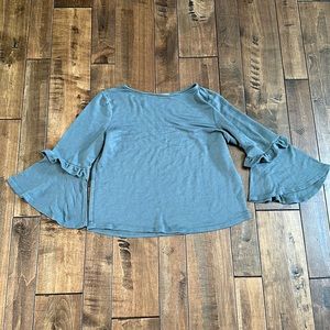 Cute Shirt with bell sleeves